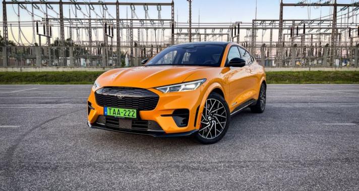 Az egyik leggyorsabb villanyos - Ford Mustang Mach-E GT