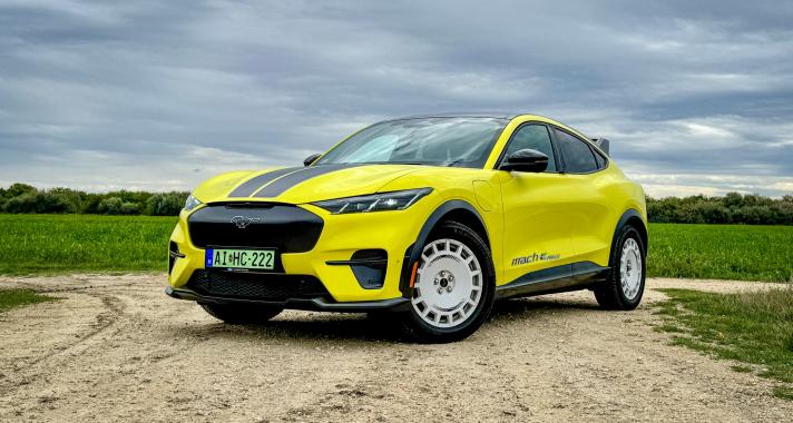 Egy ikon, porban és sárban - Ford Mustang Mach-E Rally