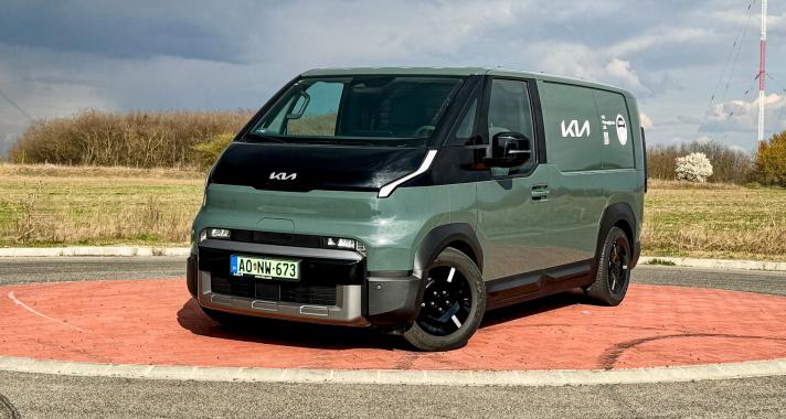 KIA nagyot gurított a kis kockával! - KIA PV5 Cargo teszt