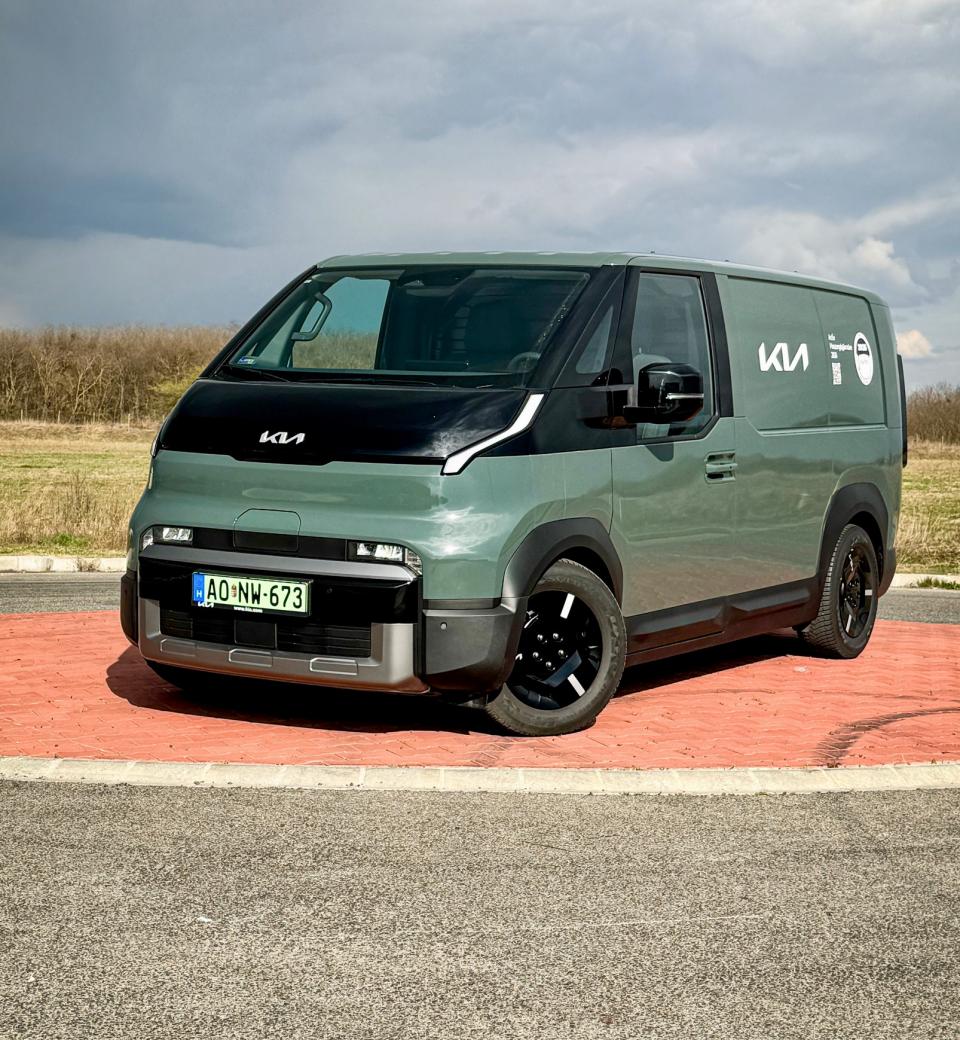 KIA nagyot gurított a kis kockával! - KIA PV5 Cargo teszt