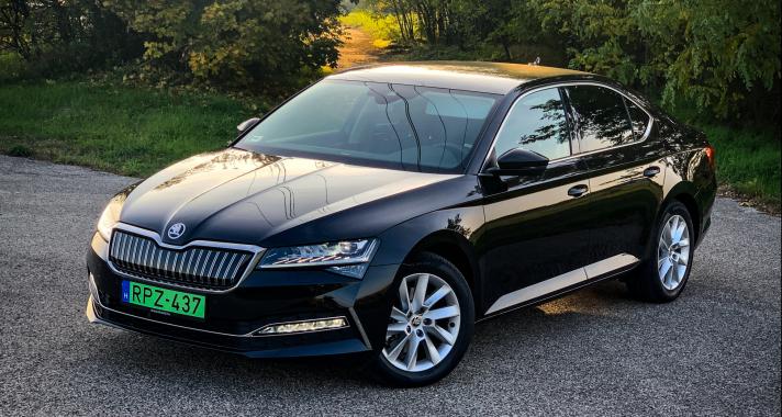 A környezetvédelmi miniszter – Skoda Superb iV Plug-in hybrid