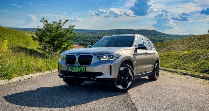 Így kell a hiányt pótolni – BMW iX3